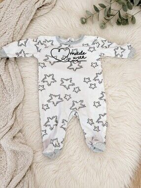 LOVE Ellen DeGeneres Baby Footed Sleeper Gray Stars "Made With Love" 0-3 Month